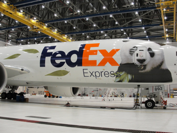 FedEx-Panda-Express-Boeing-777F-crop1.jpg
