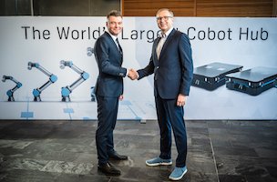 Visti_vonHollen_Handshake.jpg