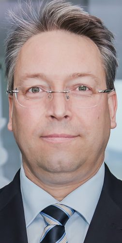 Jan-Dreyer_Rohlig-Logistics_PressRelease-252x500.jpg